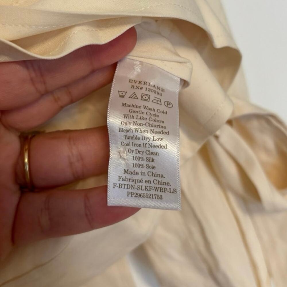 Everlane Silk Wrap Front Top In Cream Size 0 - Picture 4 of 5